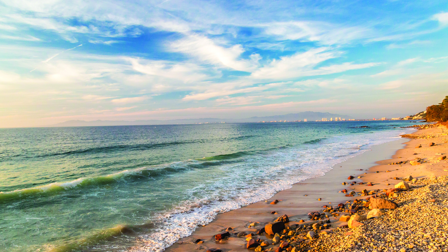 Inicia la Reapertura de Playas en Puerto Vallarta