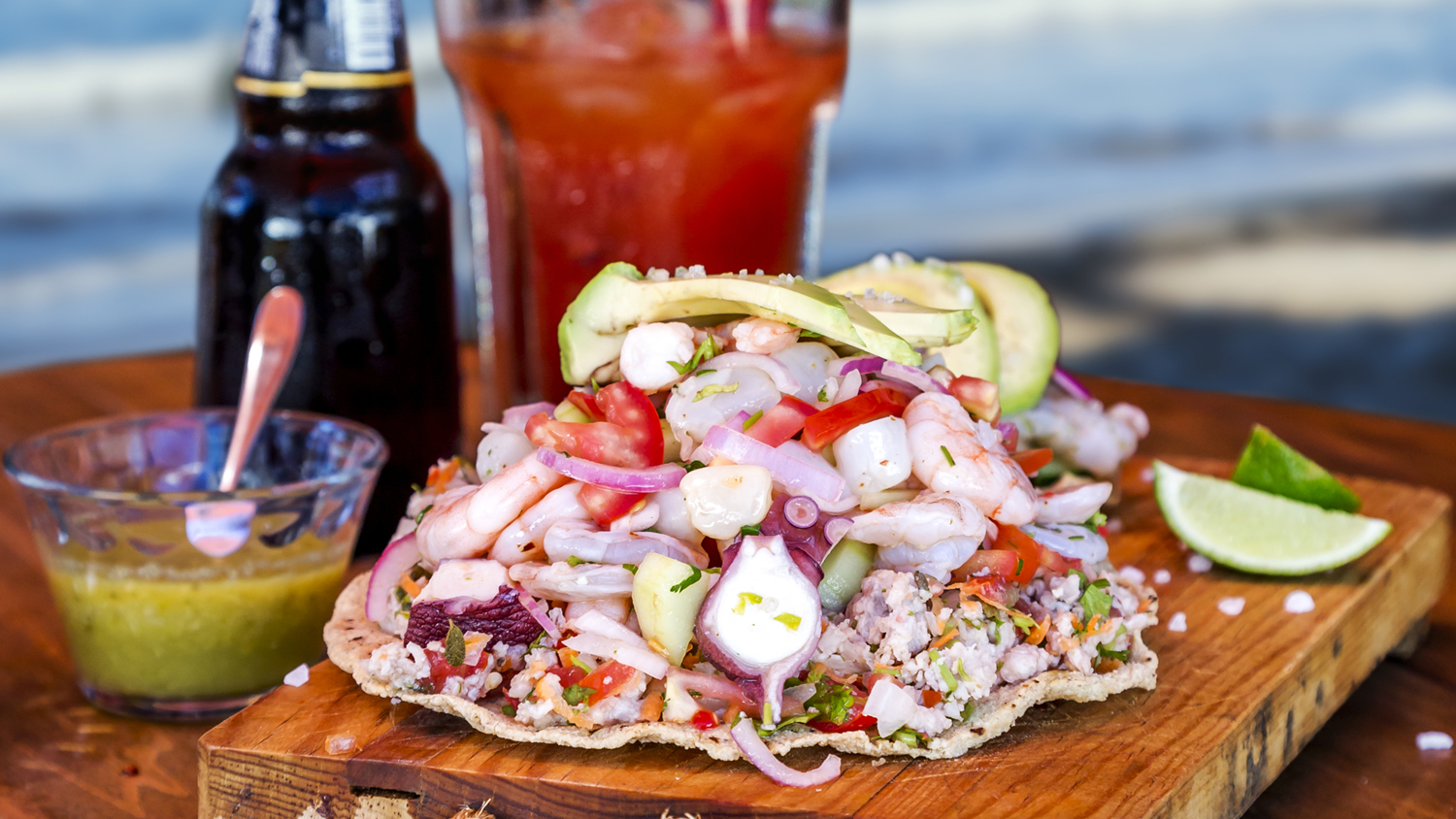 Esenciales de Nuestro Destino: Comida Típica en las Playas