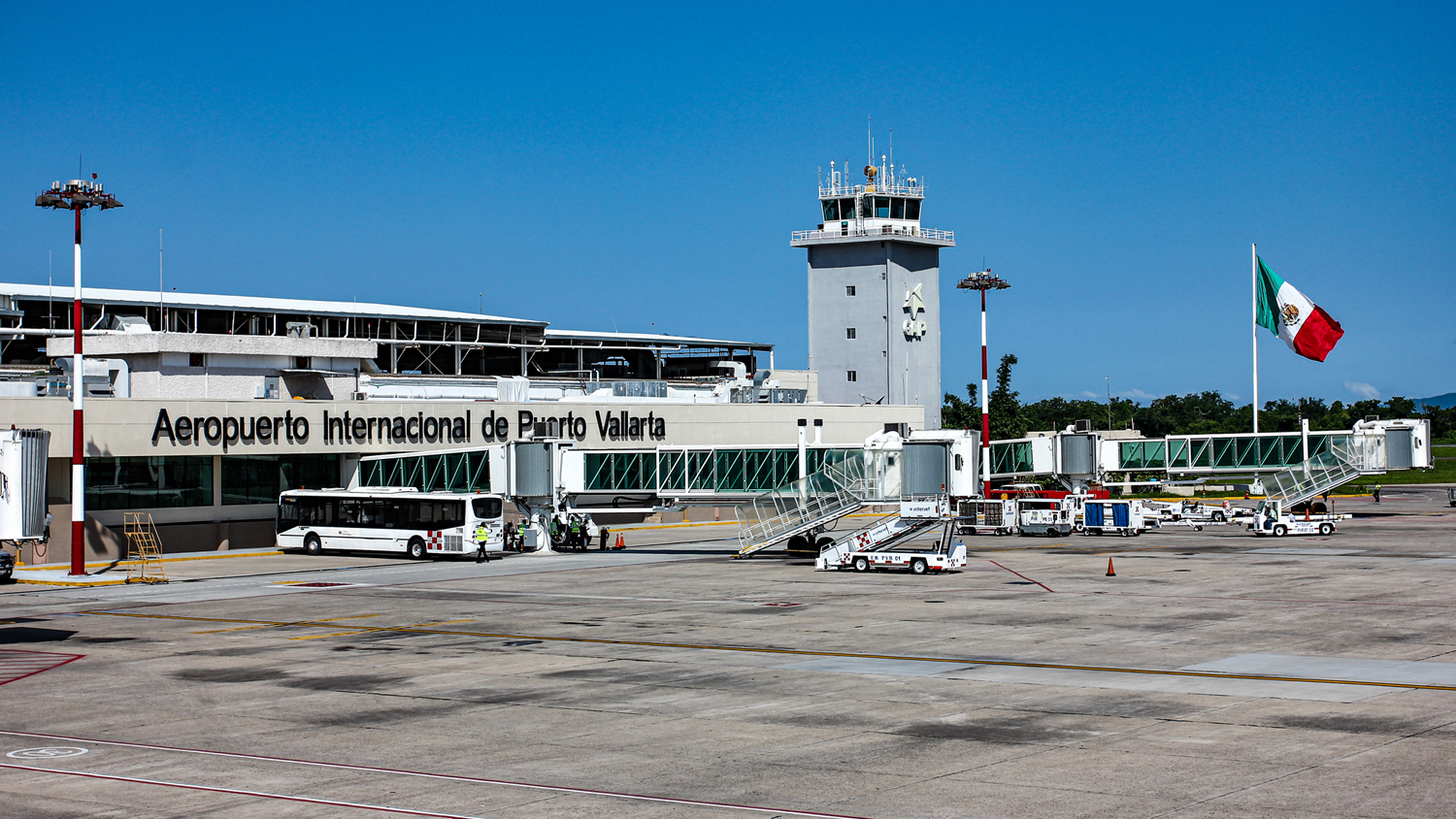 Aeropuerto Internacional de PV: Certificado por Reducir su Huella de Carbono