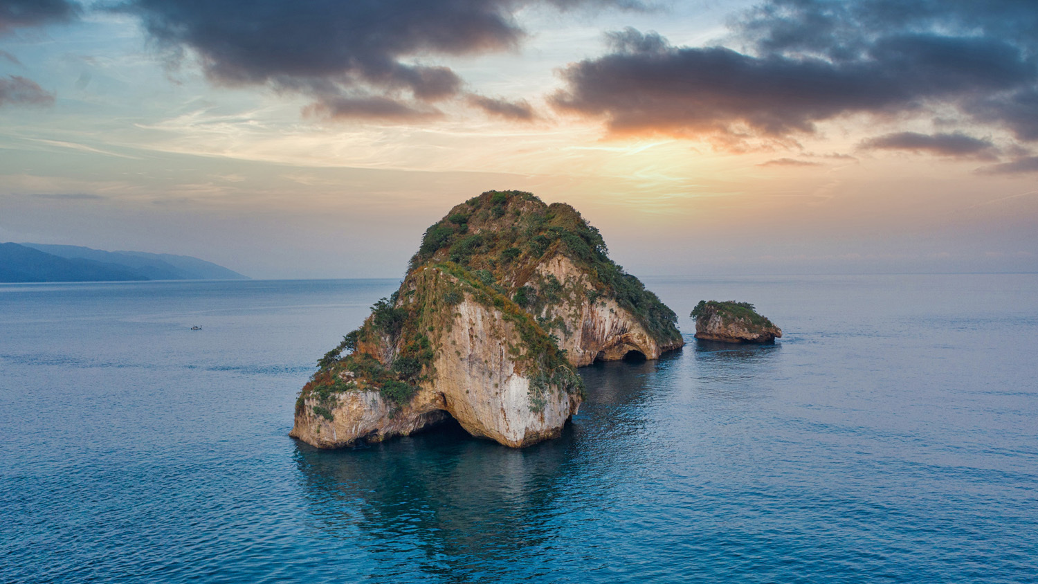 Celebrando el Día de Los Arcos de Mismaloya: Un Tesoro Natural de Puerto Vallarta