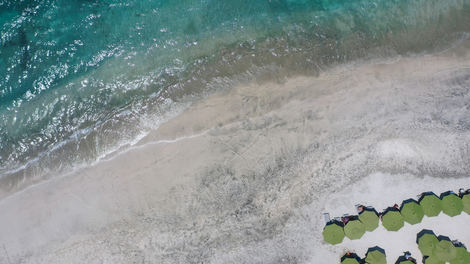 4 Vistas Aéreas de Playa Careyeros