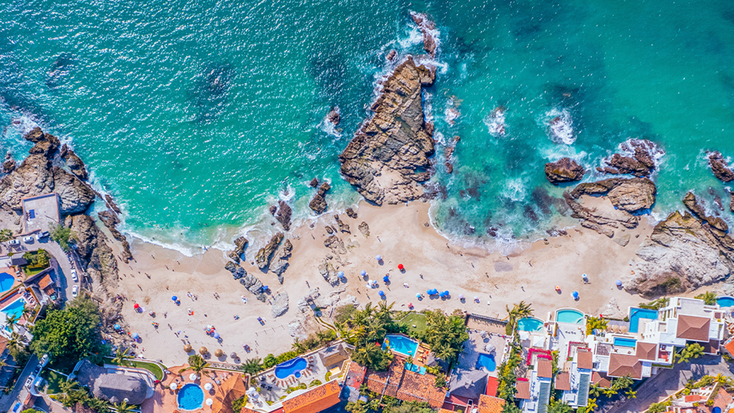 Playa Conchas Chinas: Un Refugio Sereno en Puerto Vallarta