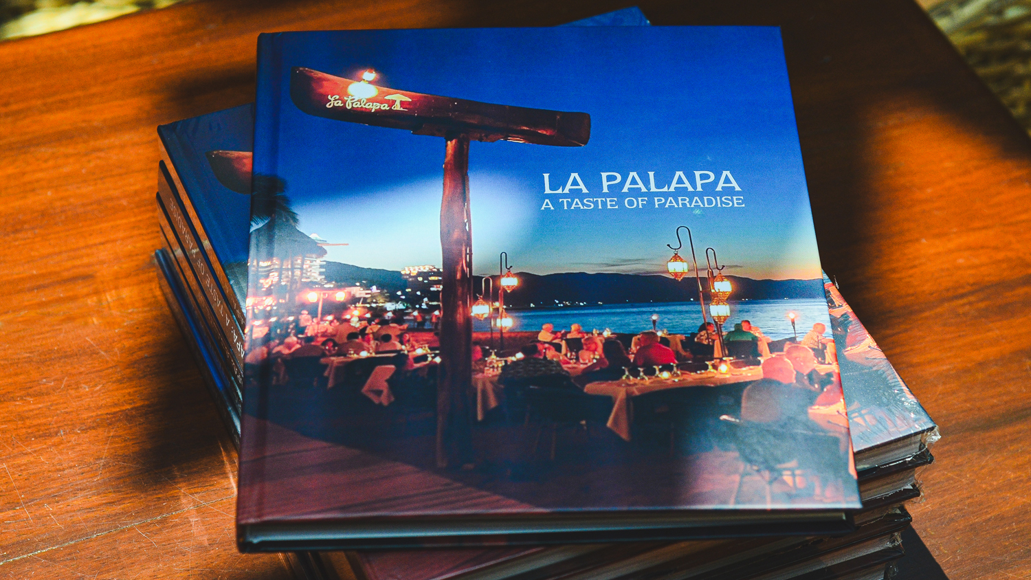 Presentan el Libro “La Palapa: A Taste of Paradise”