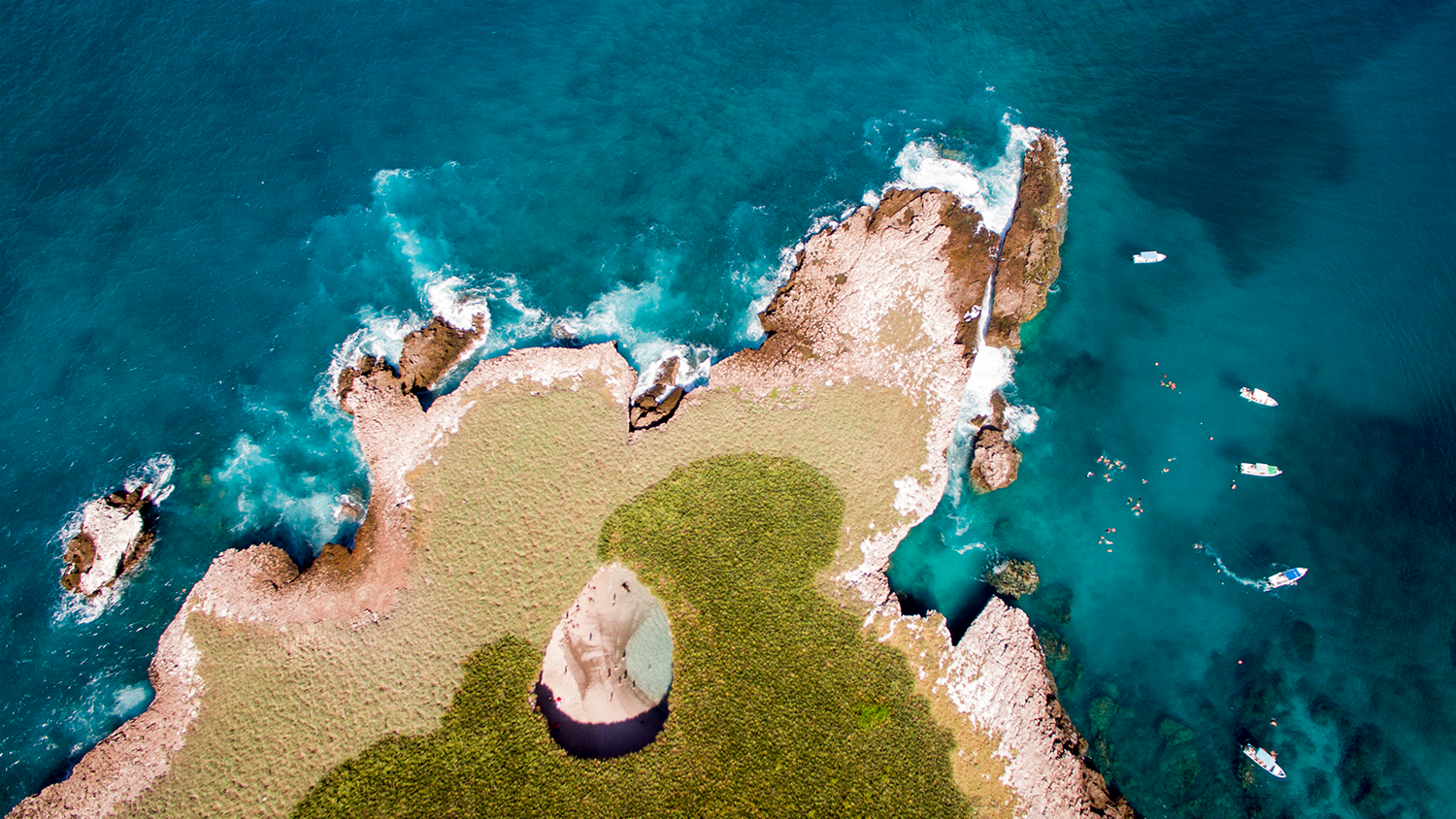 Playa del Amor: Una de las 40 Playas más Bonitas del Mundo