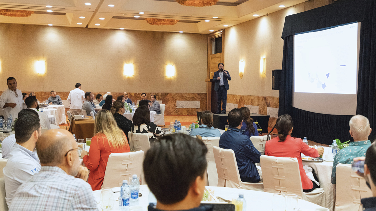 Desayuno-Conferencia en Casa Velas: Perspectivas Económicas 2024