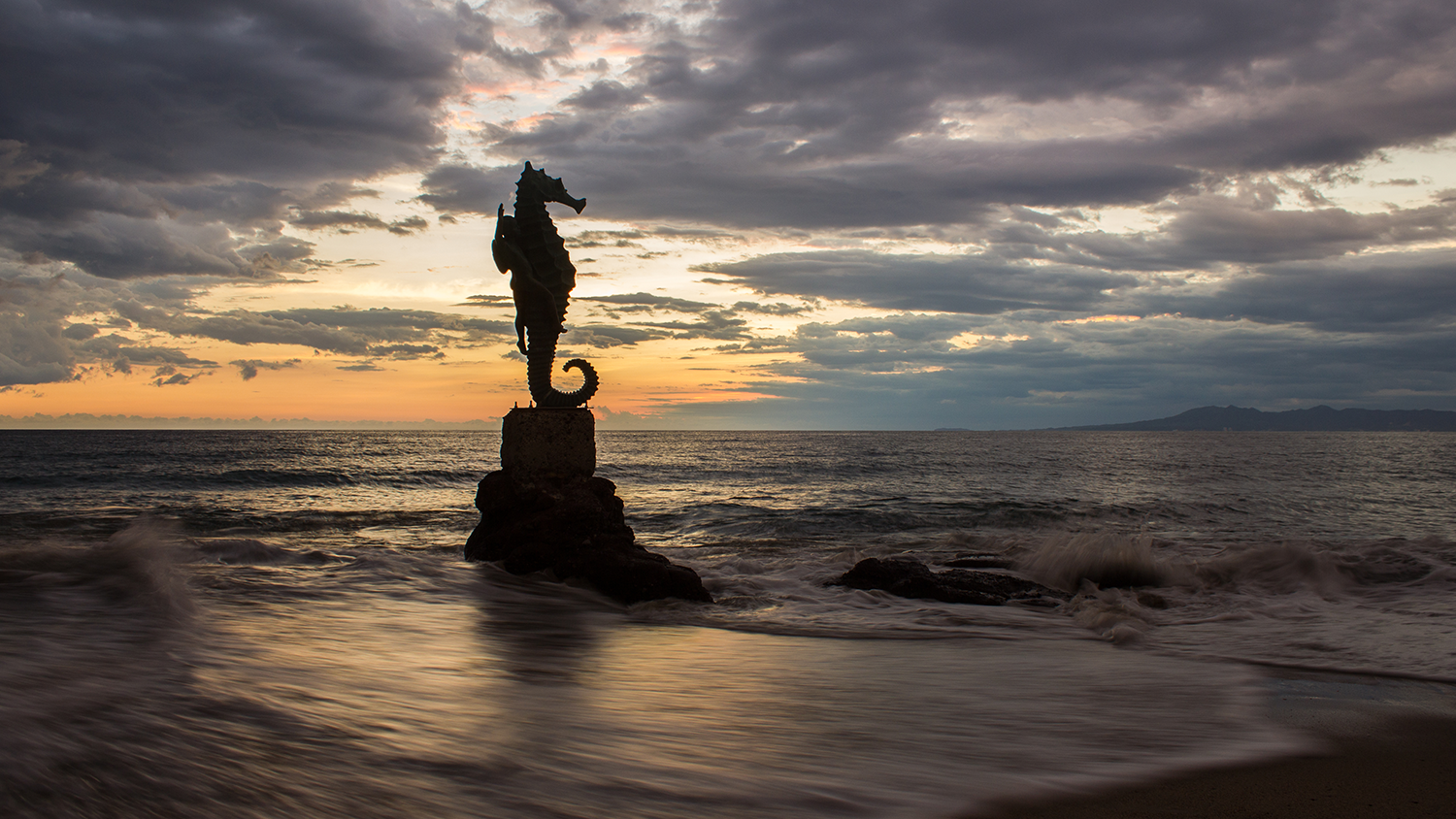 El Encanto de los Días Lluviosos en Puerto Vallarta