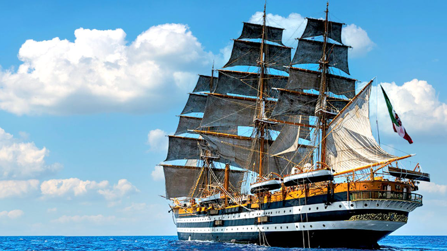 Amerigo Vespucci: El Distinguido Buque Llega a Puerto Vallarta