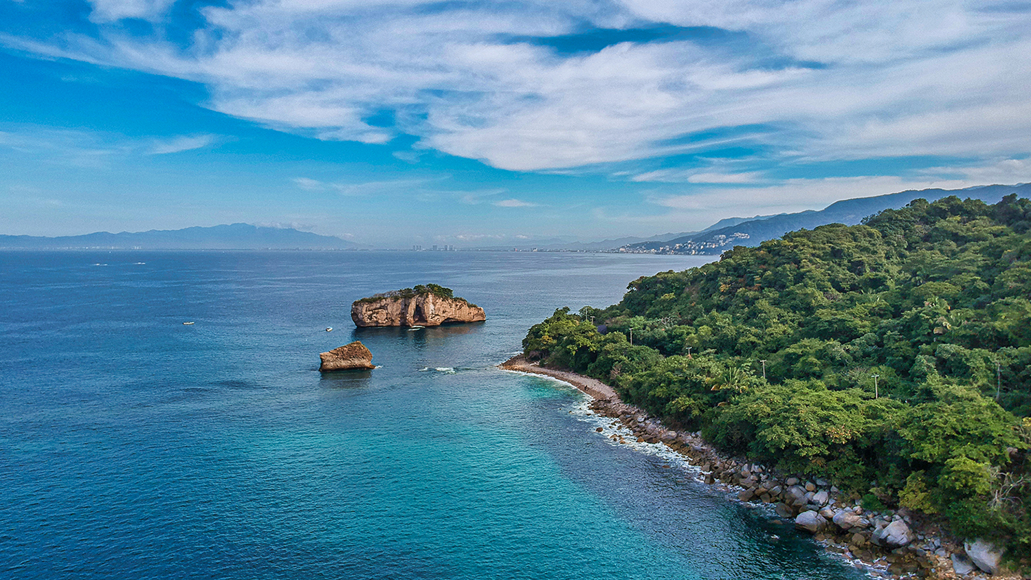 Día de Los Arcos de Mismaloya: Las 5 Mejores Actividades para Realizar en este Parque Nacional Marino