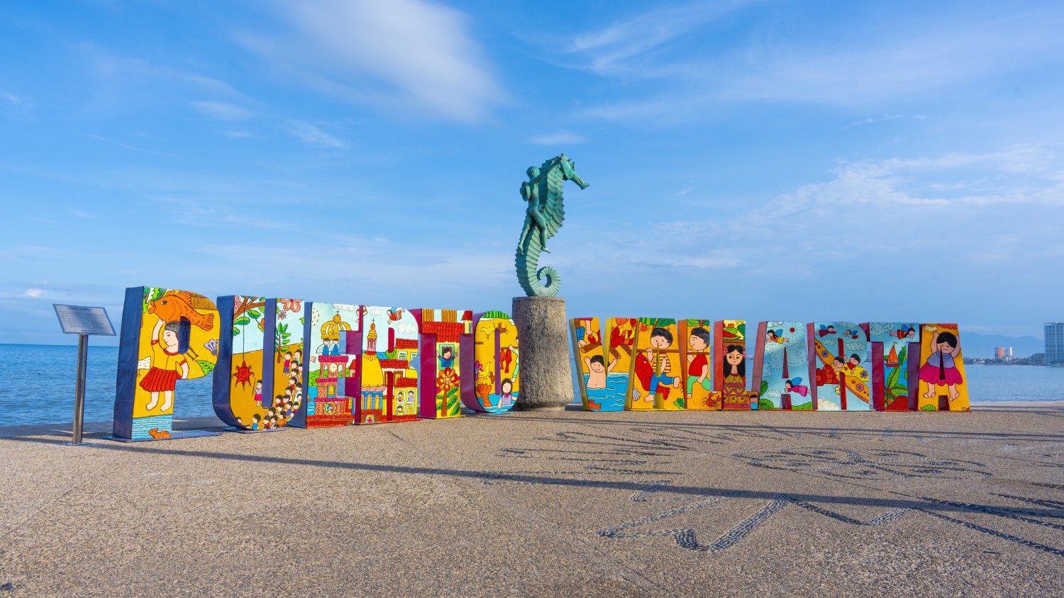 Las Nuevas Letras sobre el Malecón de PV: Un Símbolo de Arte y Cultura