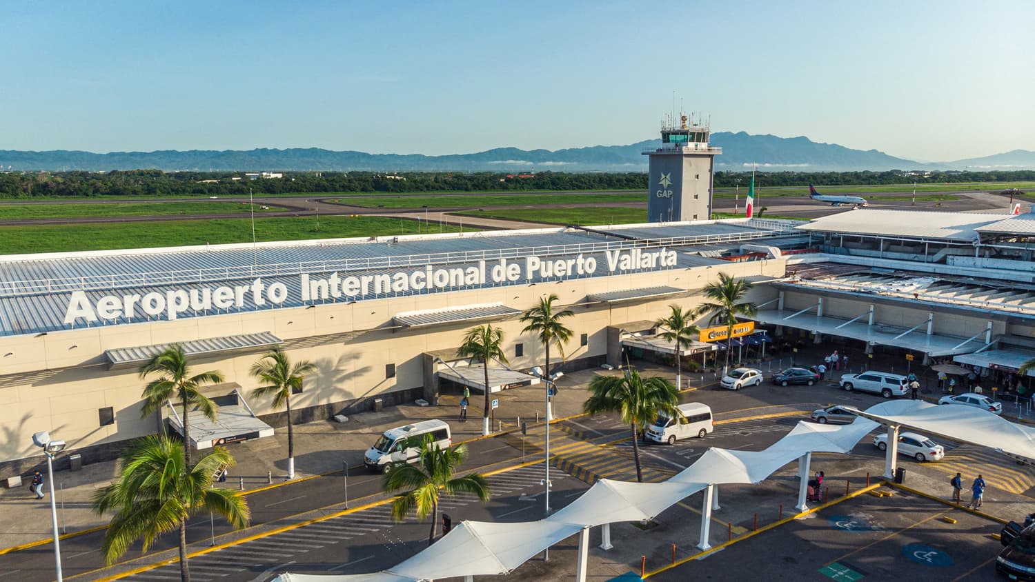 Aeropuerto Internacional de PV Recibe 3 Importantes Distintivos de Calidad
