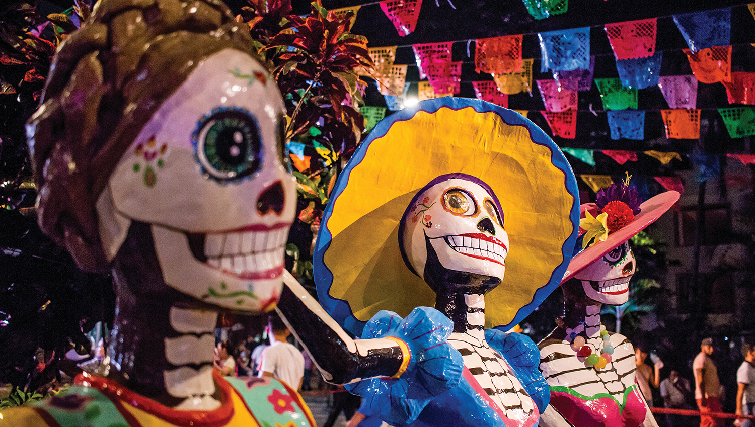 Día de Muertos en PV: Altares, Desfiles y la Catrina Monumental