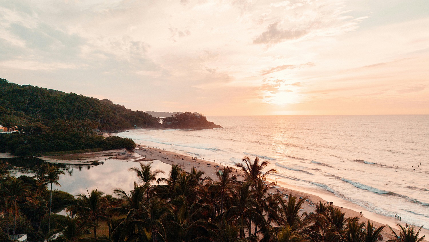 Entre la Sierra y el Mar: La Dualidad Perfecta de Vallarta · Nayarit