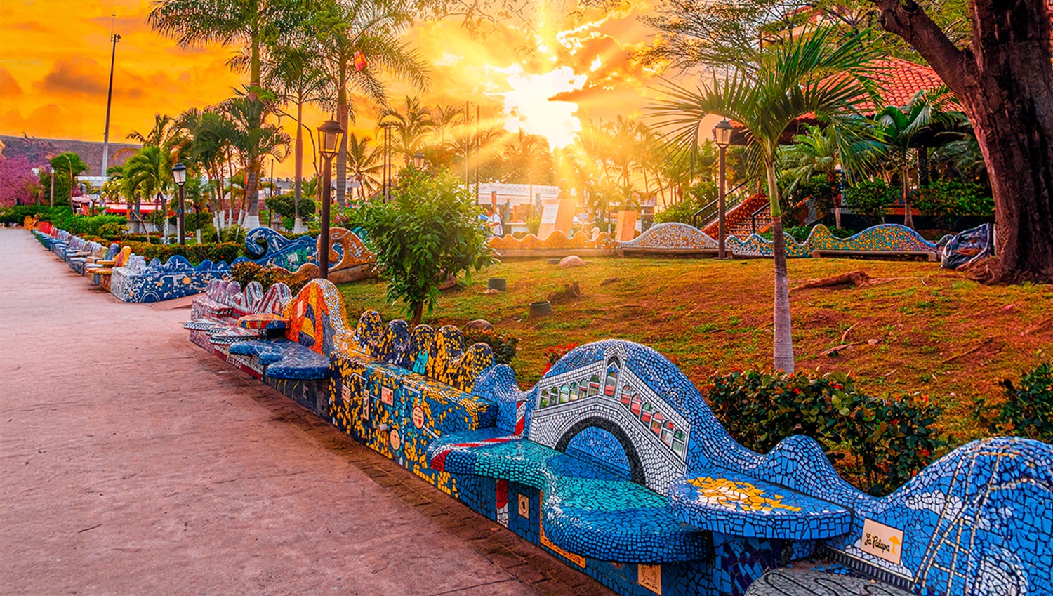 Parque de los Azulejos: Un Mosaico de Colores en el Corazón de Puerto Vallarta