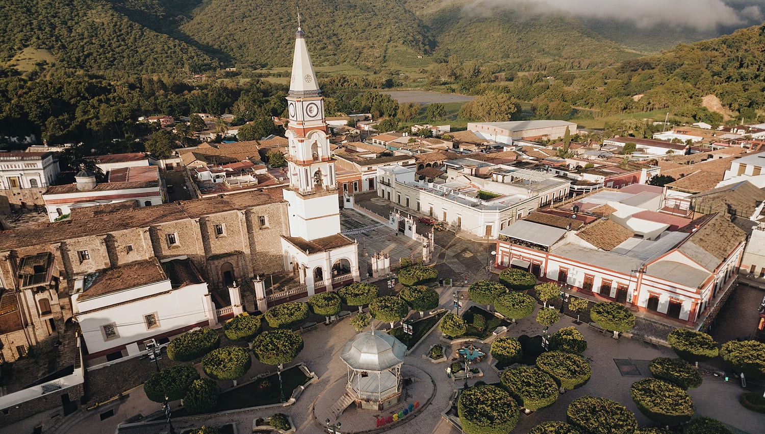 La Parroquia de Nuestra Señora de los Dolores: El Corazón Espiritual de Mascota