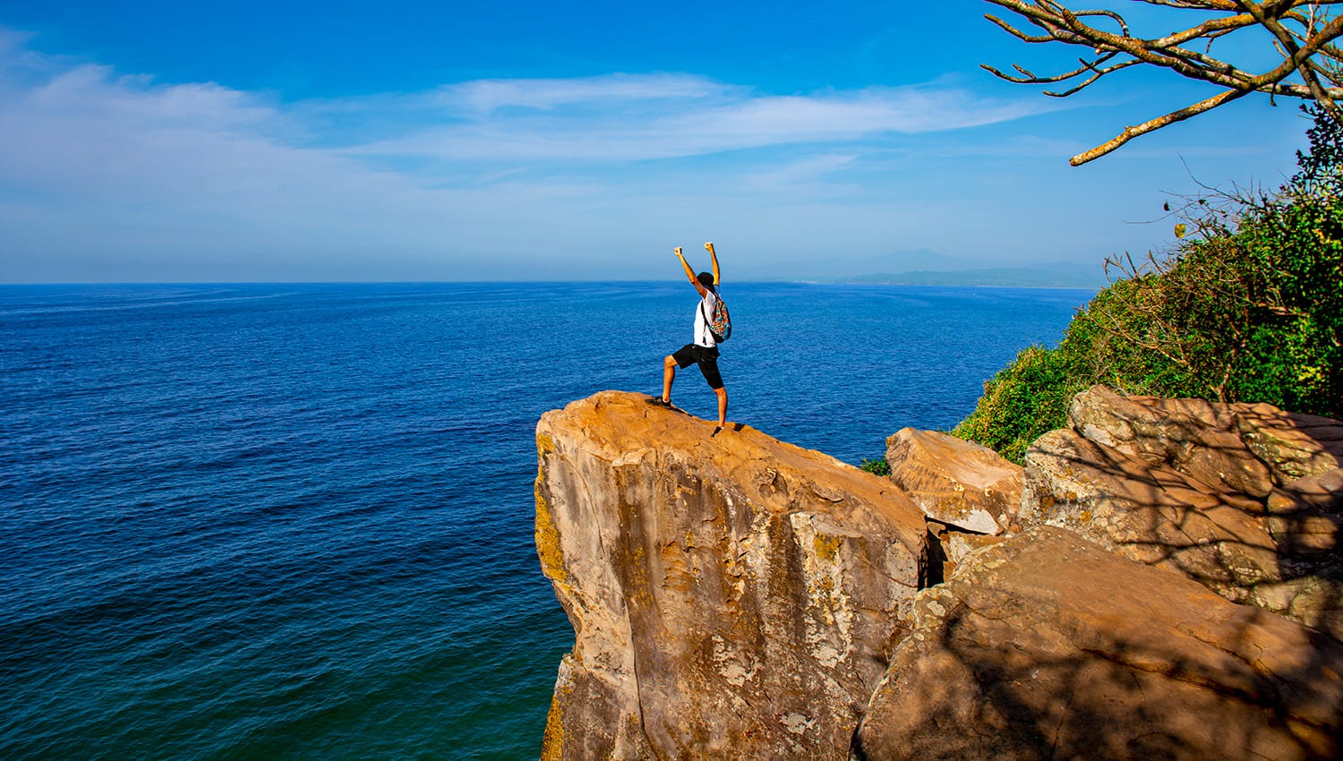 Mirador del Toro: A Hike Between Jungle and Sea